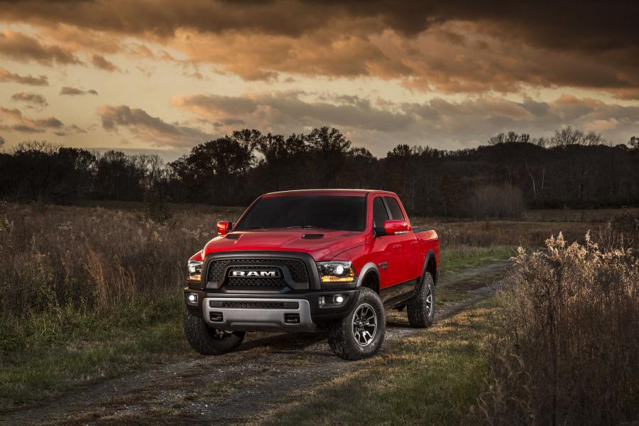  Dodge Ram 1500 Rebel 2015 года  (фото 18 из 54)